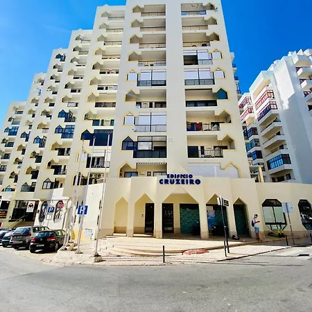 Com Vista-mar Na Da Rocha, Apartment *